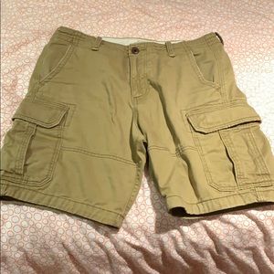 Hollister shorts classic cargo fit size 32 tan